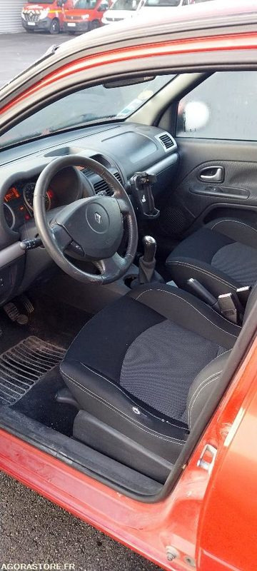 Renault clio 1.5 dci  (roulante) - Лек автомобил: снимка 5 Renault clio 1.5 dci  (roulante) - Лек автомобил: снимка 5