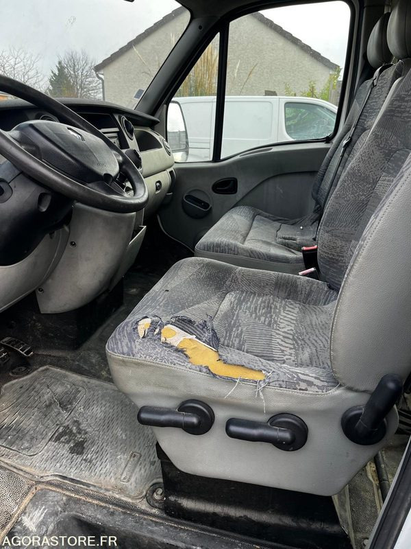 Renault master 2.5 dci 2004 251000km - Товарен бус: снимка 5 Renault master 2.5 dci 2004 251000km - Товарен бус: снимка 5