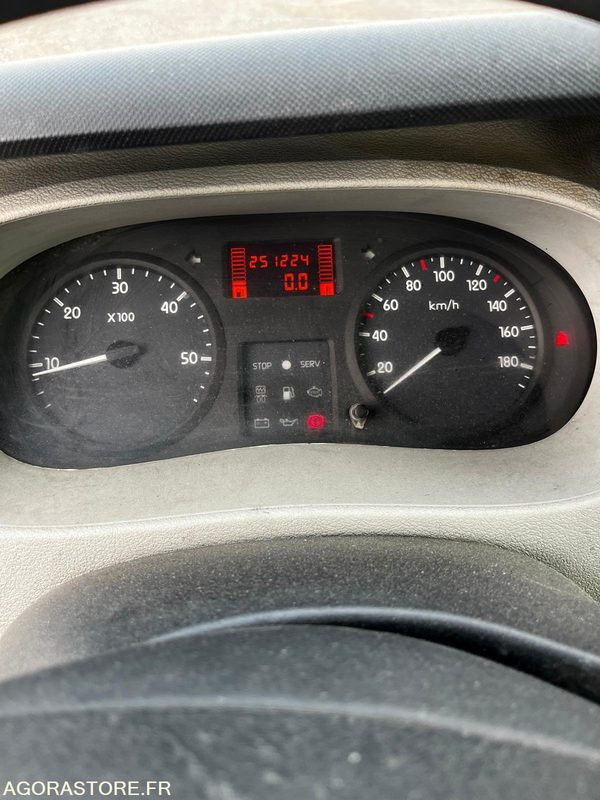 Renault master 2.5 dci 2004 251000km - Товарен бус: снимка 3 Renault master 2.5 dci 2004 251000km - Товарен бус: снимка 3