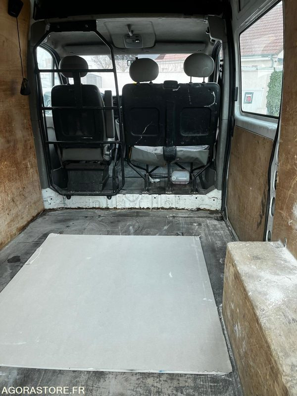 Renault master 2.5 dci 2004 251000km - Товарен бус: снимка 4 Renault master 2.5 dci 2004 251000km - Товарен бус: снимка 4