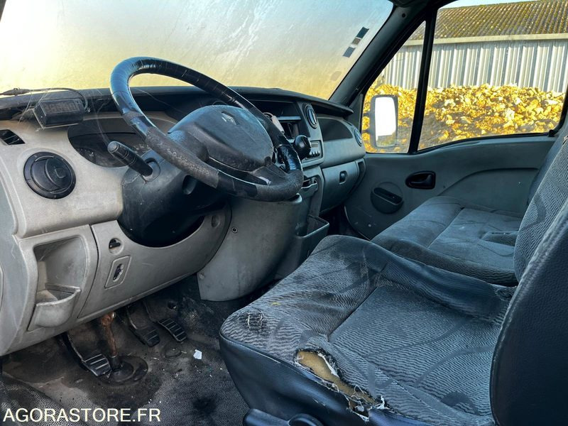 Renault master 2.5 dci 330000km - Товарен бус: снимка 5 Renault master 2.5 dci 330000km - Товарен бус: снимка 5