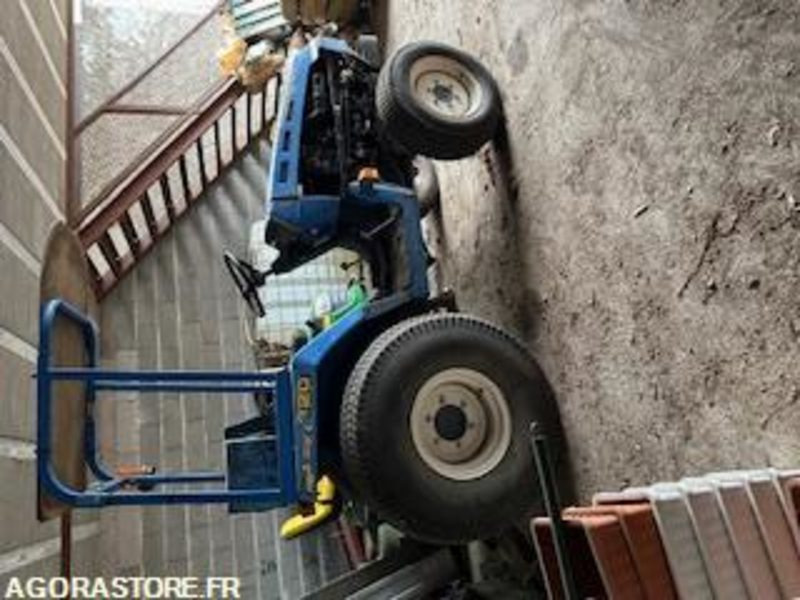 Tracteur iseki - Трактор: снимка 2 Tracteur iseki - Трактор: снимка 2