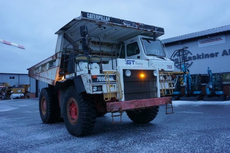 Кариерен самосвал CAT 769 D: снимка 14