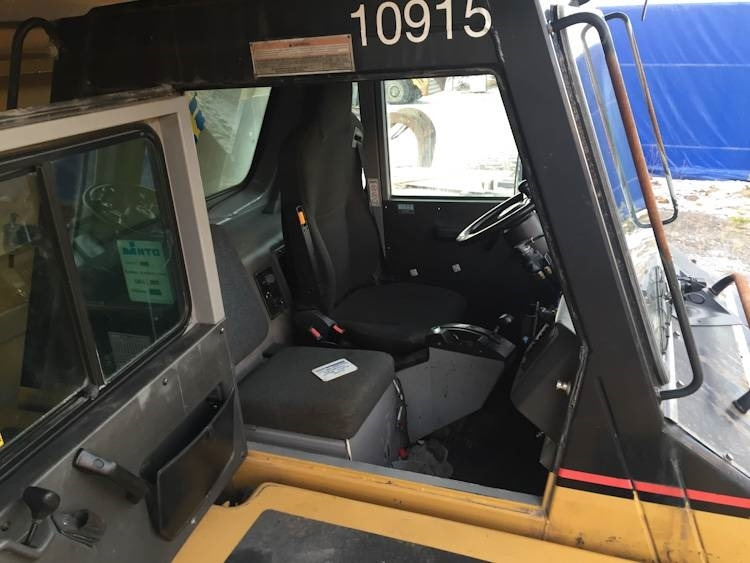 Кариерен самосвал CAT 775 D: снимка 13