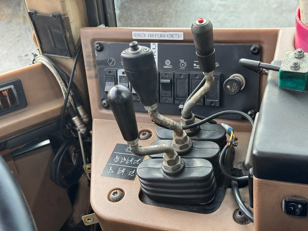 CAT 938 F II - Колесен товарач: снимка 4 CAT 938 F II - Колесен товарач: снимка 4