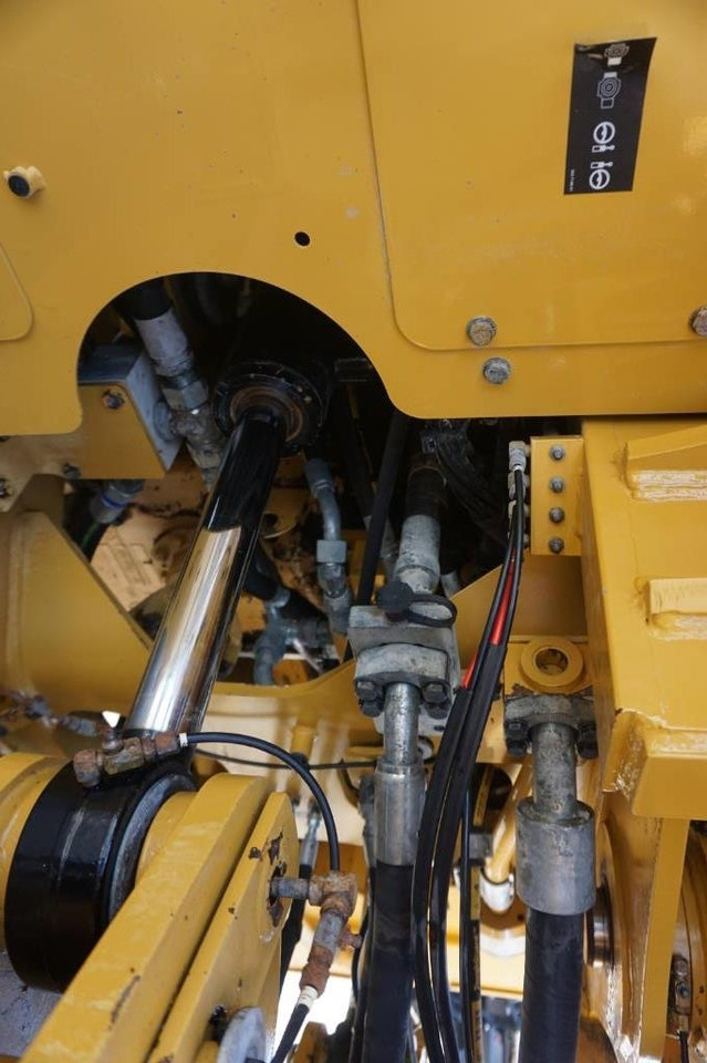 Колесен товарач CAT 972 K: снимка 14