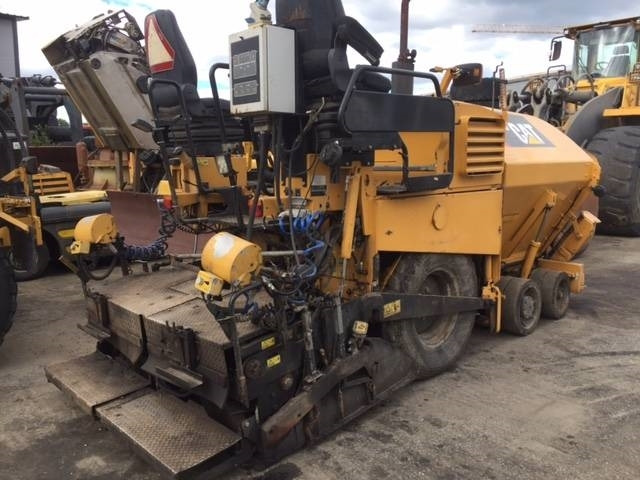 CAT AP 300 - Асфалтополагач: снимка 2 CAT AP 300 - Асфалтополагач: снимка 2