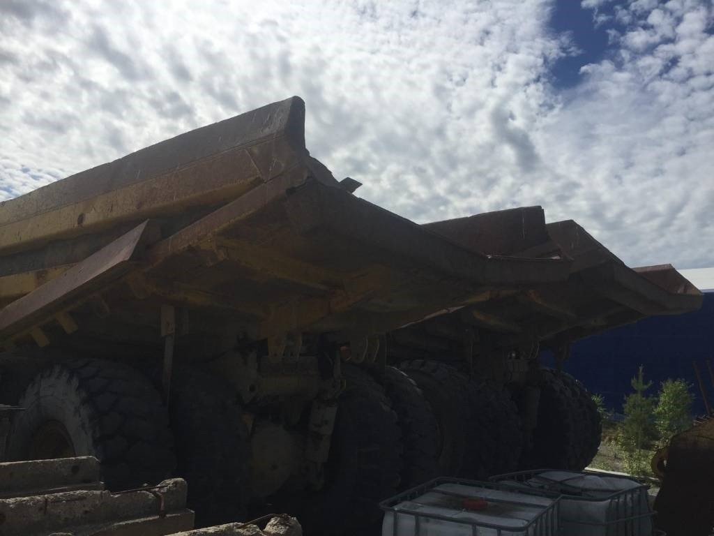 Komatsu HD 465-5 - Кариерен самосвал: снимка 5 Komatsu HD 465-5 - Кариерен самосвал: снимка 5