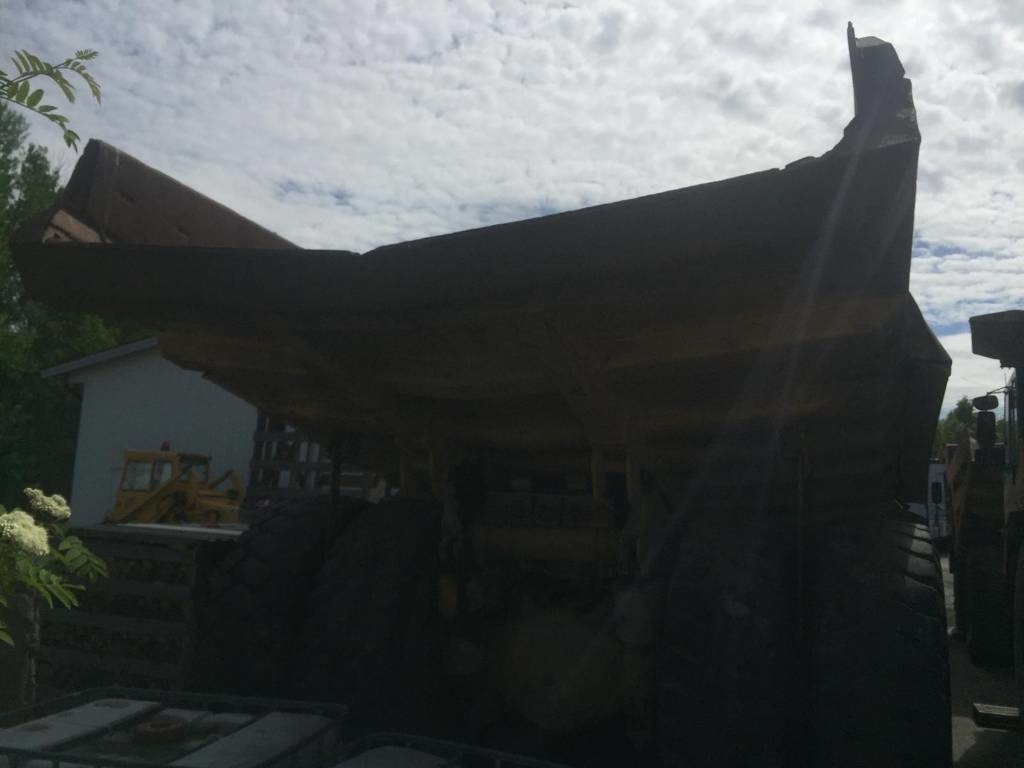 Komatsu HD 465-5 - Кариерен самосвал: снимка 2 Komatsu HD 465-5 - Кариерен самосвал: снимка 2