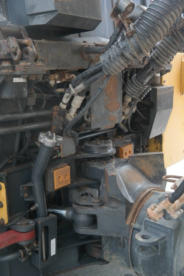 Съчленен самосвал Komatsu HM 300-2: снимка 11