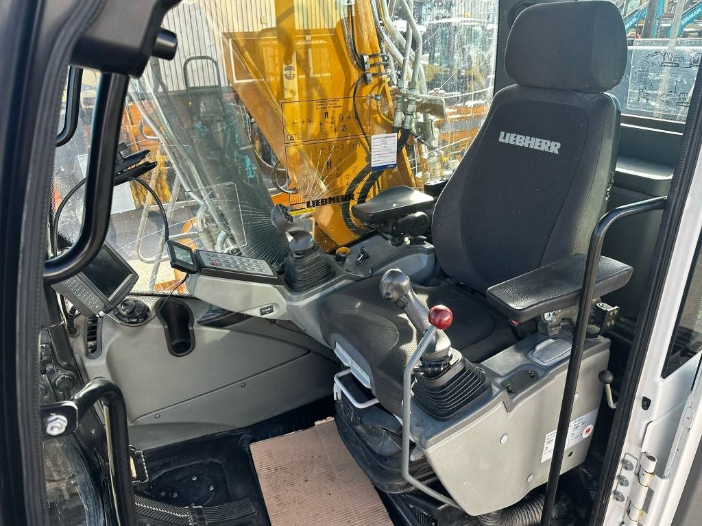 Liebherr 922 - Верижен багер: снимка 5 Liebherr 922 - Верижен багер: снимка 5