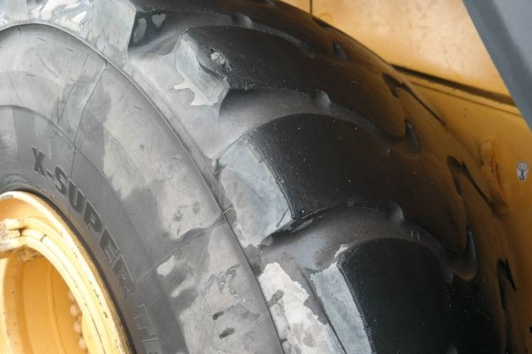 Volvo L220G - Колесен товарач: снимка 5 Volvo L220G - Колесен товарач: снимка 5