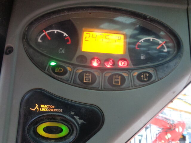 Bobcat S130 - Мини челен товарач: снимка 2 Bobcat S130 - Мини челен товарач: снимка 2