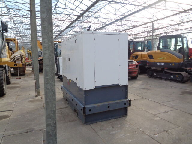 Diversen 60 KVA Aggreko 60 KVA - Електрогенератор: снимка 4 Diversen 60 KVA Aggreko 60 KVA - Електрогенератор: снимка 4