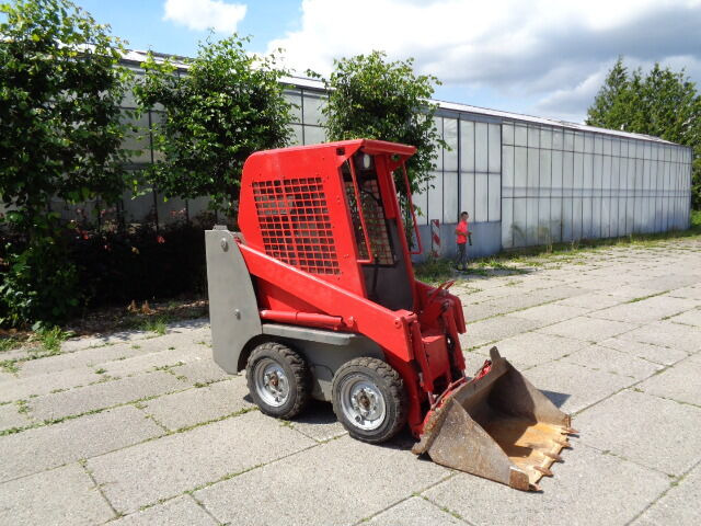Gehl 1640 - Мини челен товарач: снимка 5 Gehl 1640 - Мини челен товарач: снимка 5