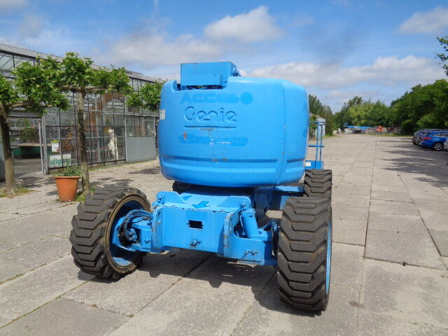 Genie Z45/25 - Артикулираща платформа: снимка 2 Genie Z45/25 - Артикулираща платформа: снимка 2