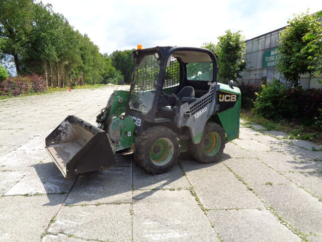 Мини челен товарач JCB 135 R: снимка 11