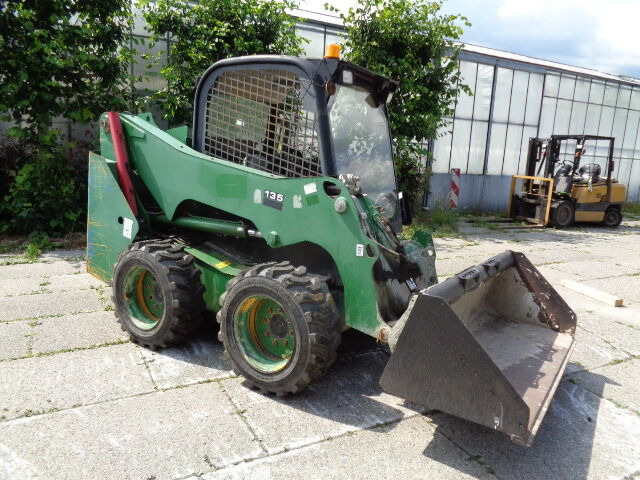 Мини челен товарач JCB 135 R: снимка 9
