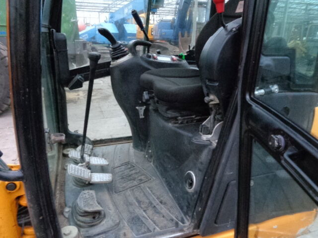 JCB 8018 - Мини багер: снимка 2 JCB 8018 - Мини багер: снимка 2