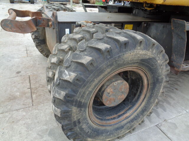 New Holland MH 4.6 - Колесен багер: снимка 4 New Holland MH 4.6 - Колесен багер: снимка 4