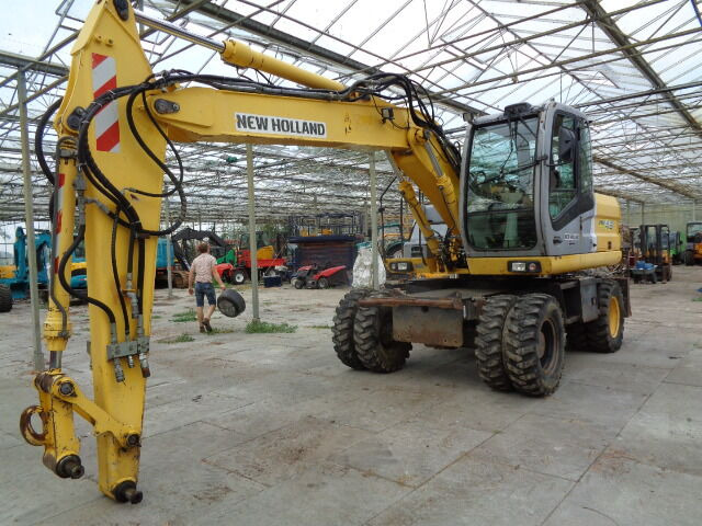 New Holland MH 4.6 - Колесен багер: снимка 2 New Holland MH 4.6 - Колесен багер: снимка 2