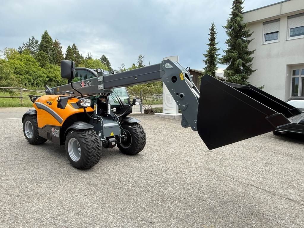 GiANT GT5048 - Телескопичен товарач: снимка 4 GiANT GT5048 - Телескопичен товарач: снимка 4