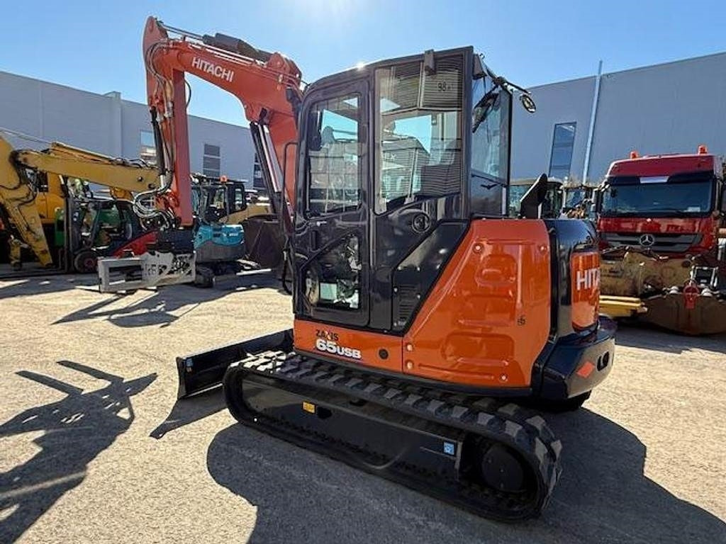 Нови Мини багер Hitachi ZX65 USB-6: снимка 10