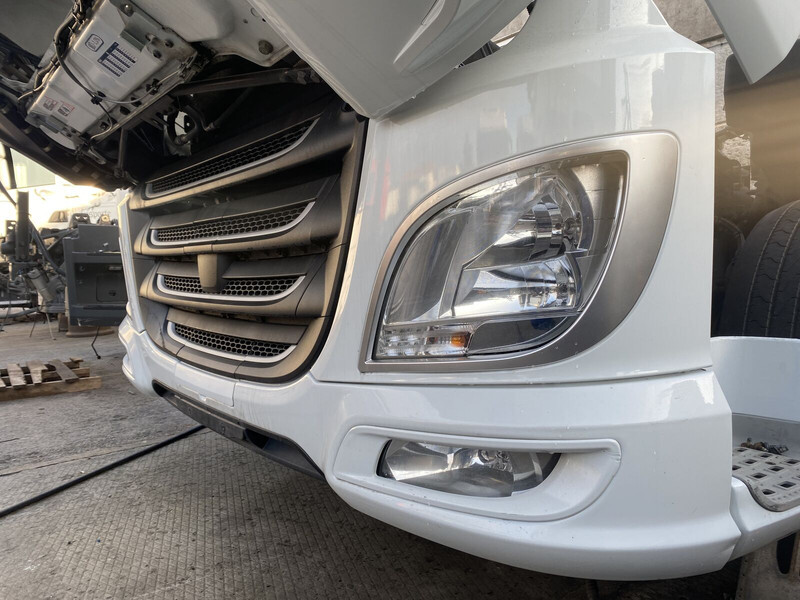 DAF XF 106 - Броня за Камион: снимка 3 DAF XF 106 - Броня за Камион: снимка 3
