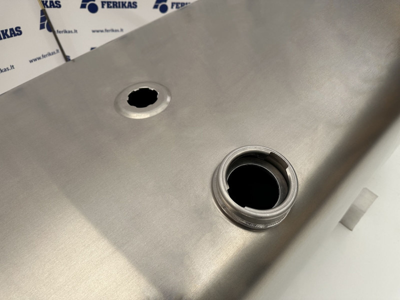 Iveco New aluminum fuel tank 400L - Резервоар за гориво за Камион: снимка 4 Iveco New aluminum fuel tank 400L - Резервоар за гориво за Камион: снимка 4