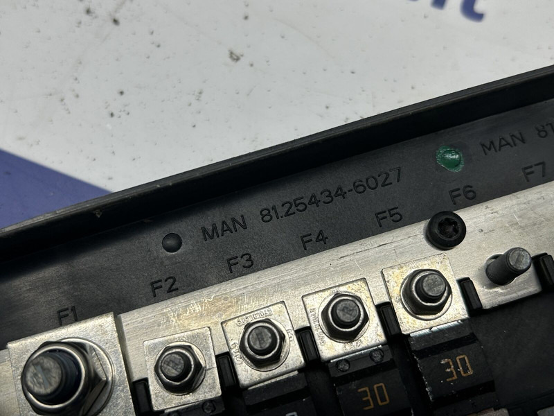 MAN fuse box - Електрическа система за Камион: снимка 4 MAN fuse box - Електрическа система за Камион: снимка 4