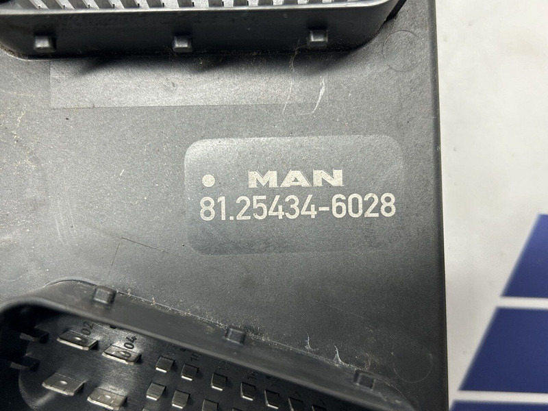 MAN fuse box - Електрическа система за Камион: снимка 4 MAN fuse box - Електрическа система за Камион: снимка 4