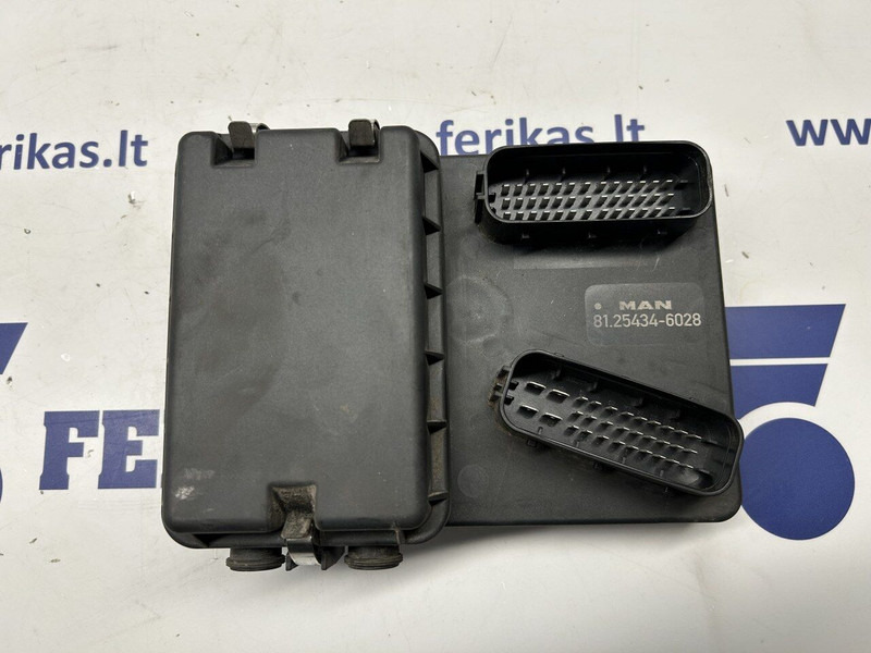 MAN fuse box - Електрическа система за Камион: снимка 1 MAN fuse box - Електрическа система за Камион: снимка 1