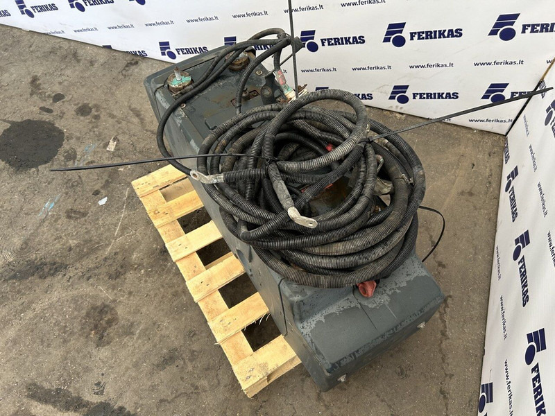 MAN rear mounting battery box - Акумулатор за Камион: снимка 3 MAN rear mounting battery box - Акумулатор за Камион: снимка 3