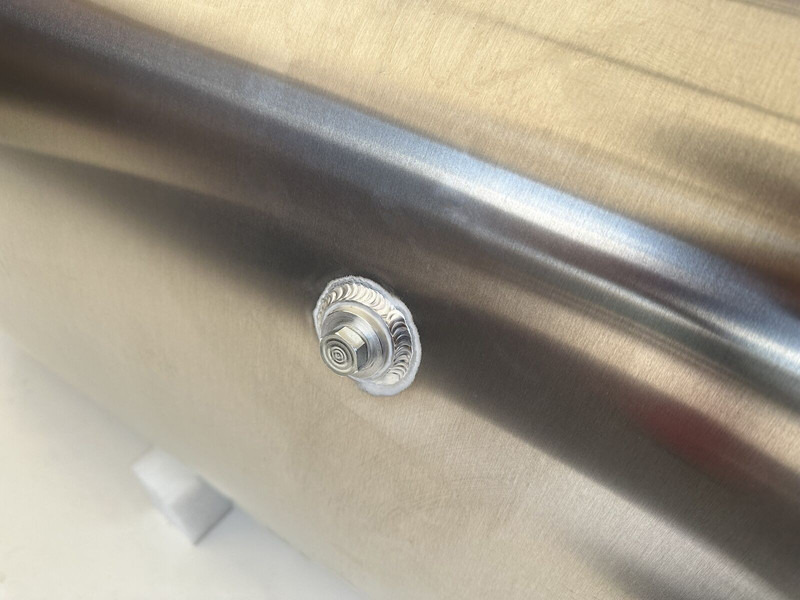 Нови Резервоар за гориво за Камион Mercedes-Benz New aluminum fuel tank 630L: снимка 7 Нови Резервоар за гориво за Камион Mercedes-Benz New aluminum fuel tank 630L: снимка 7