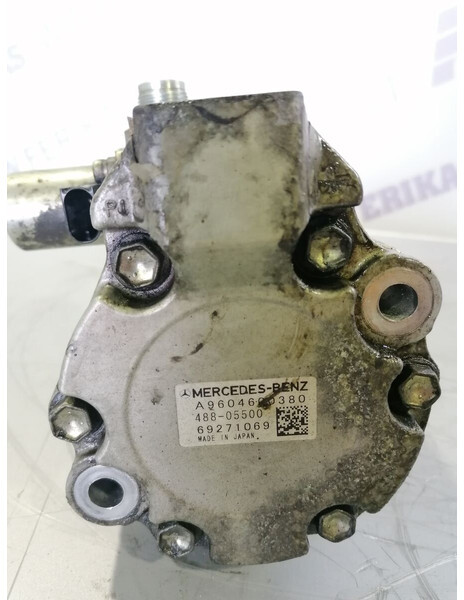 Mercedes-Benz Power Steering Pump - Помпа на хидроусилвателя за Камион: снимка 1 Mercedes-Benz Power Steering Pump - Помпа на хидроусилвателя за Камион: снимка 1