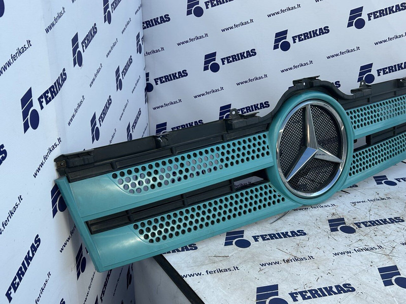 Mercedes-Benz bonnet grill with illuminated logo - Капо за Камион: снимка 2 Mercedes-Benz bonnet grill with illuminated logo - Капо за Камион: снимка 2