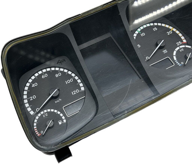 Mercedes-Benz instrument cluster Actros MP4 - Табло за Камион: снимка 3 Mercedes-Benz instrument cluster Actros MP4 - Табло за Камион: снимка 3