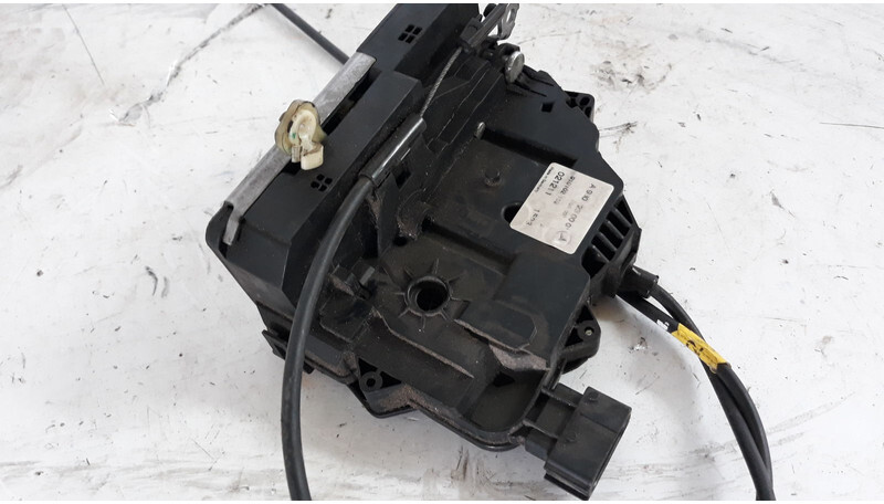 Mercedes-Benz left side door lock - Каросерия и екстериор за Камион: снимка 4 Mercedes-Benz left side door lock - Каросерия и екстериор за Камион: снимка 4