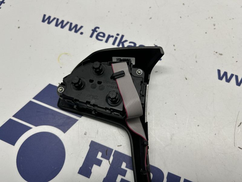 Mercedes-Benz steering wheel buttons - Броня за Камион: снимка 3 Mercedes-Benz steering wheel buttons - Броня за Камион: снимка 3