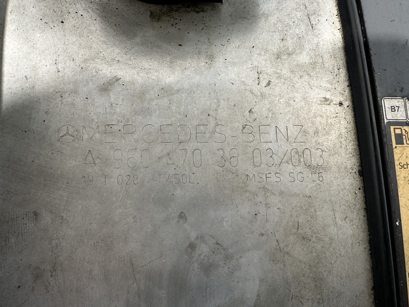 Резервоар за гориво за Камион Mercedes-Benz with brackets and step: снимка 6 Резервоар за гориво за Камион Mercedes-Benz with brackets and step: снимка 6