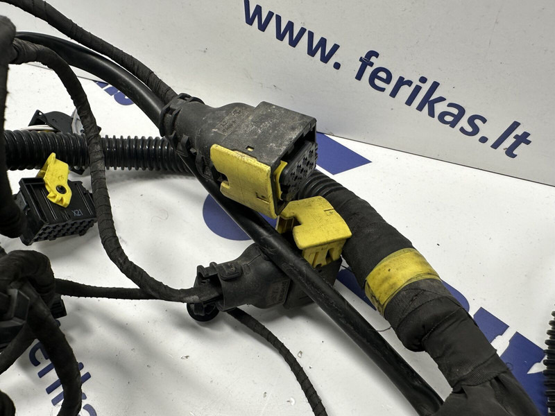 Mercedes-Benz xenon headlights wires set - Преден фар за Камион: снимка 3 Mercedes-Benz xenon headlights wires set - Преден фар за Камион: снимка 3