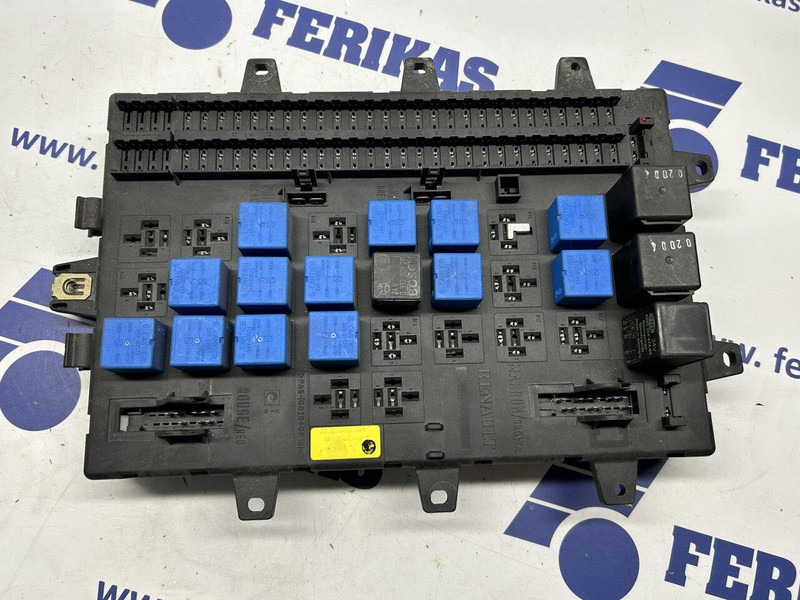 Renault fuse relay box - Електрическа система за Камион: снимка 1 Renault fuse relay box - Електрическа система за Камион: снимка 1