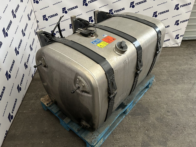 Scania 525L complete fuel tank with fuel optimiser brackets 700x725x124 - Резервоар за гориво за Камион: снимка 2 Scania 525L complete fuel tank with fuel optimiser brackets 700x725x124 - Резервоар за гориво за Камион: снимка 2