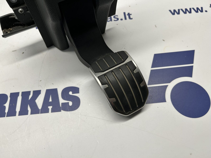 Scania accelerator pedal - Педал за Камион: снимка 2 Scania accelerator pedal - Педал за Камион: снимка 2
