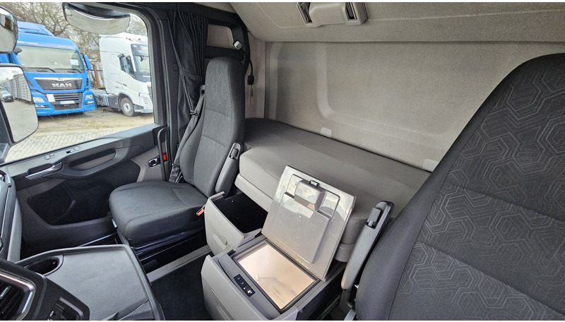 Влекач Scania R460: снимка 10