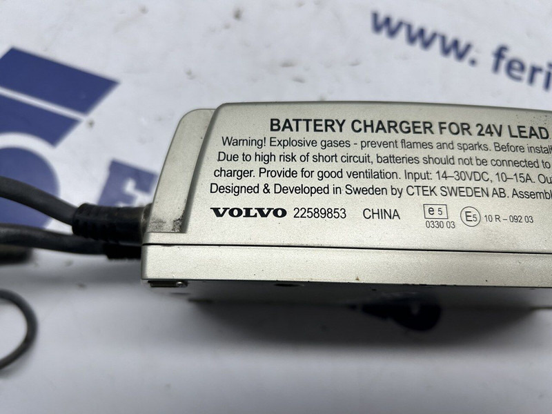 Volvo battery charger, converter - Електрическа система за Камион: снимка 4 Volvo battery charger, converter - Електрическа система за Камион: снимка 4