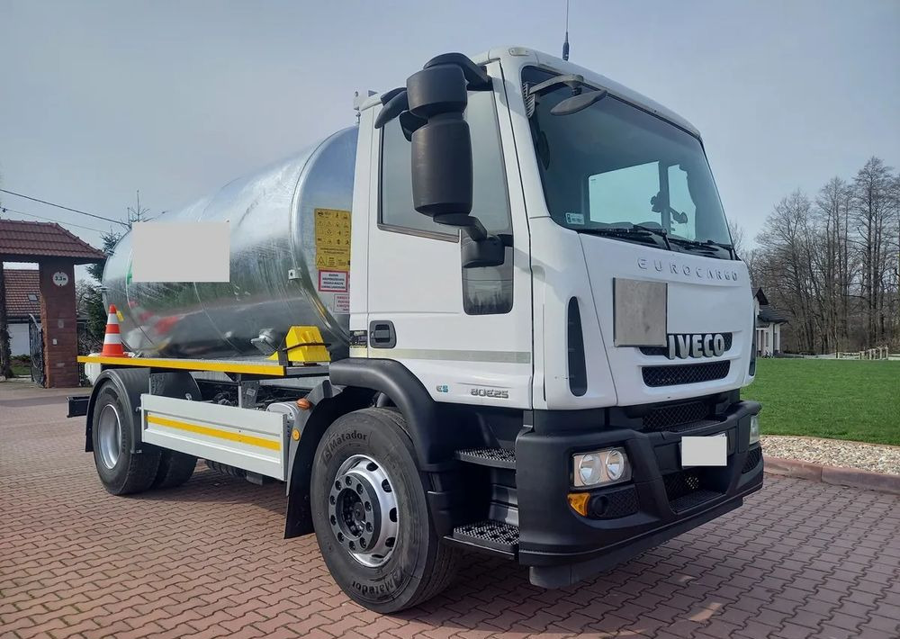 Iveco EURO CARGO 180 E 25 EURO 5 ASENIZACJA ASENIZACYJNY BECZKA - Камион цистерна: снимка 1 Iveco EURO CARGO 180 E 25 EURO 5 ASENIZACJA ASENIZACYJNY BECZKA - Камион цистерна: снимка 1
