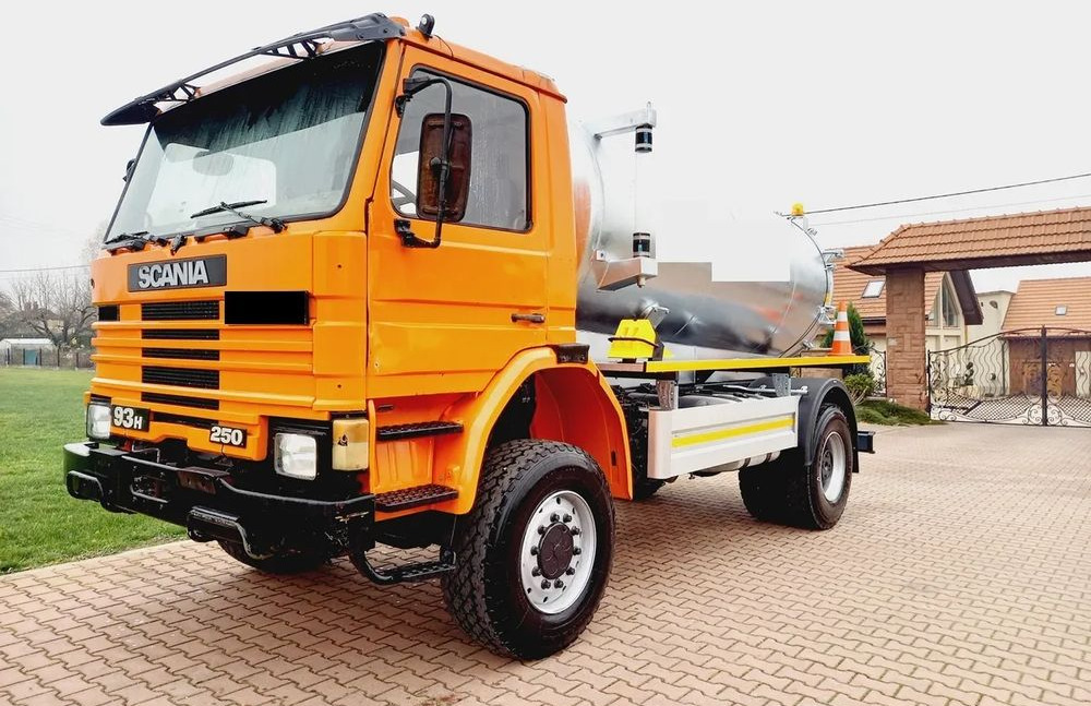 Scania 93 H 4X4 ALLROAD 4 WD - Камион цистерна: снимка 1 Scania 93 H 4X4 ALLROAD 4 WD - Камион цистерна: снимка 1
