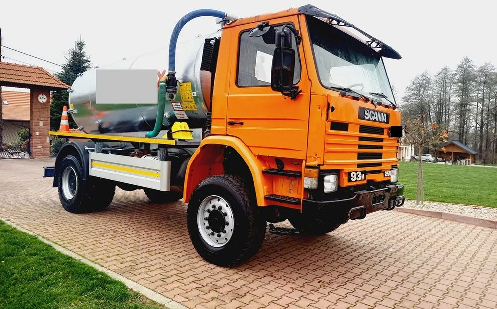 Scania 93 H 4X4 ALLROAD 4 WD - Камион цистерна: снимка 2 Scania 93 H 4X4 ALLROAD 4 WD - Камион цистерна: снимка 2