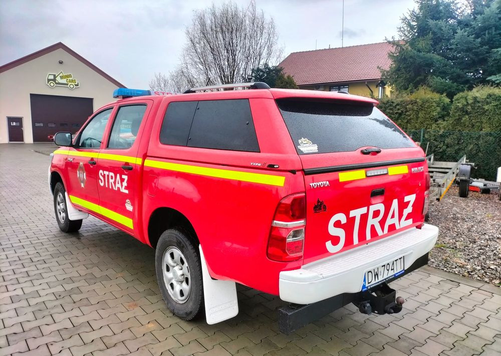 Toyota Hilux 2.5D 4x4, straż, strażacki, pożarniczy - Пикап: снимка 4 Toyota Hilux 2.5D 4x4, straż, strażacki, pożarniczy - Пикап: снимка 4